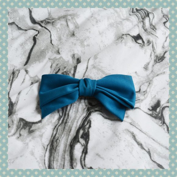 Large Blue Hair Bow - Picture 1 of 2